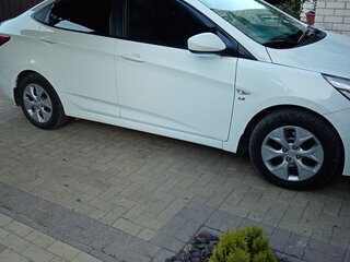 2016 Hyundai Solaris I Рестайлинг, белый, 1017000 рублей, вид 3