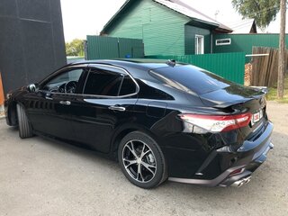 2020 Toyota Camry VIII (XV70), чёрный, 3300000 рублей, вид 3