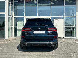 2020 BMW X5 M50d IV (G05/G18), чёрный, 5650000 рублей, вид 4
