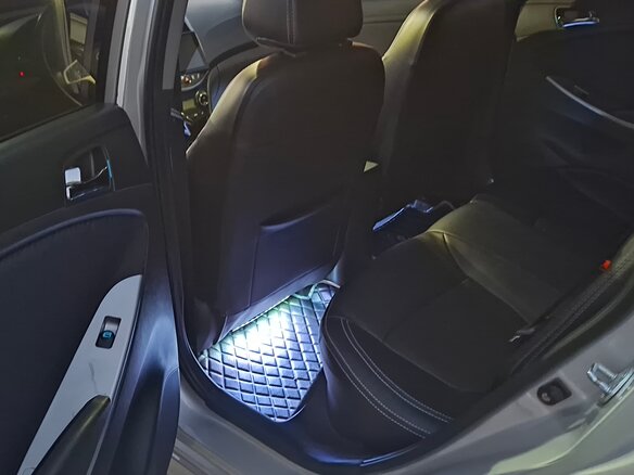 2012 Hyundai Solaris I, серебристый, 1100000 рублей - вид 10