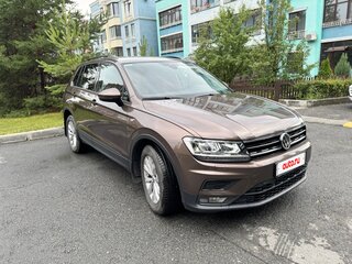 2019 Volkswagen Tiguan II, коричневый, 2830000 рублей, вид 2