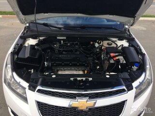 2011 Chevrolet Cruze I, белый, 900000 рублей, вид 4