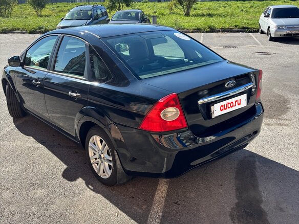 2010 Ford Focus II Рестайлинг, чёрный, 400000 рублей - вид 8