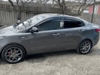2017 Kia Rio III Рестайлинг, серый, 870000 рублей, вид 3