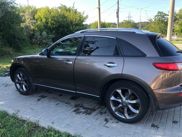 2004 Infiniti FX35 I (S50), коричневый, 700000 рублей - вид 2