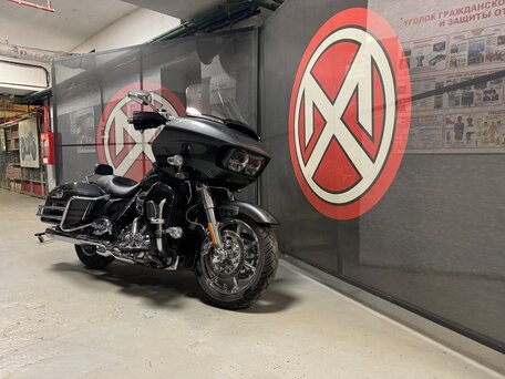 2015 Harley-Davidson CVO Road Glide Limited, чёрный, 1800000 рублей, вид 3