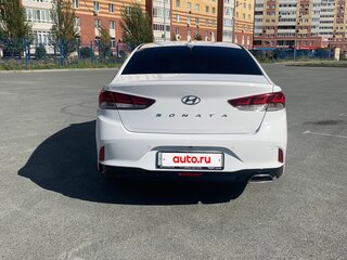 2018 Hyundai Sonata VII (LF) Рестайлинг, белый, 2200000 рублей, вид 3