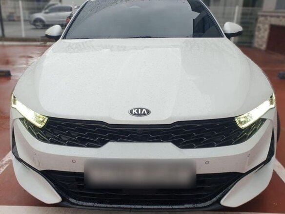 2019 Kia K5 III, белый, 2250000 рублей - вид 2