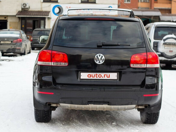 2004 Volkswagen Touareg I, чёрный - вид 2