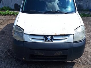 2008 Peugeot Partner II, белый, 240000 рублей, вид 1