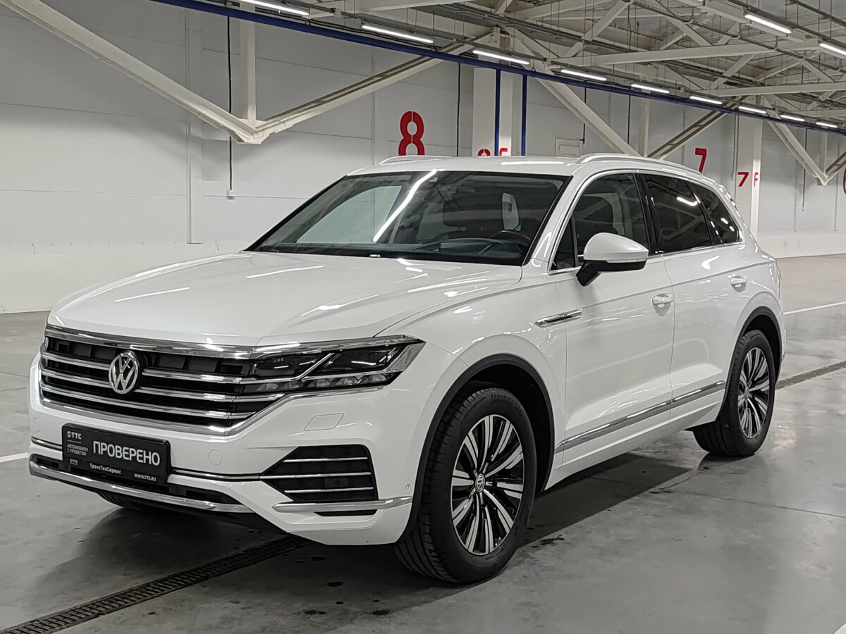 Открыть фотографии: Volkswagen Touareg III