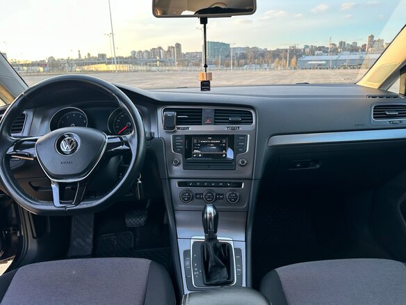 2013 Volkswagen Golf VII, синий, 1090000 рублей - вид 12