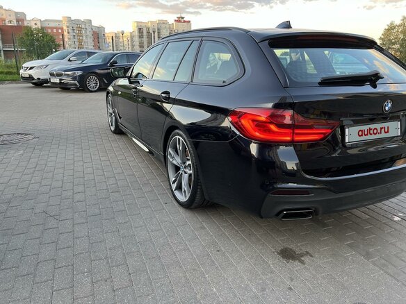 2019 BMW 5 серии M550d xDrive VII (G30/G31/G38), чёрный, 3700000 рублей - вид 1