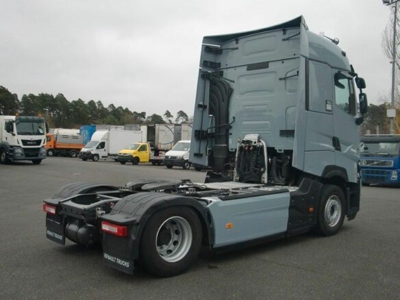 2023 Renault T-Series, серебристый, 12000000 рублей - вид 6