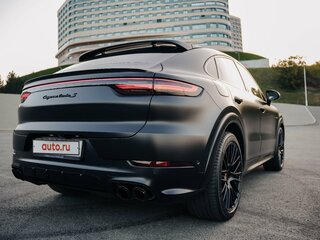 2021 Porsche Cayenne Turbo S E-Hybrid Coupé III, чёрный, 13500000 рублей, вид 3