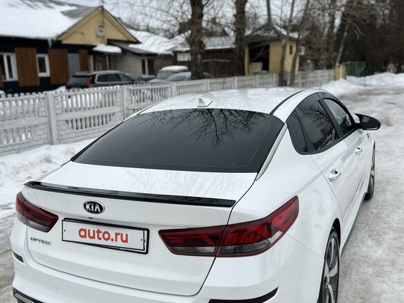 2019 Kia Optima IV Рестайлинг, белый, 1750000 рублей - вид 4