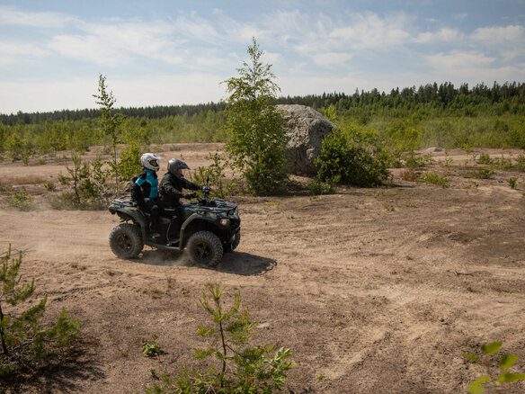 2024 CFMoto CFORCE 400L EPS, чёрный, 642532 рублей - вид 12