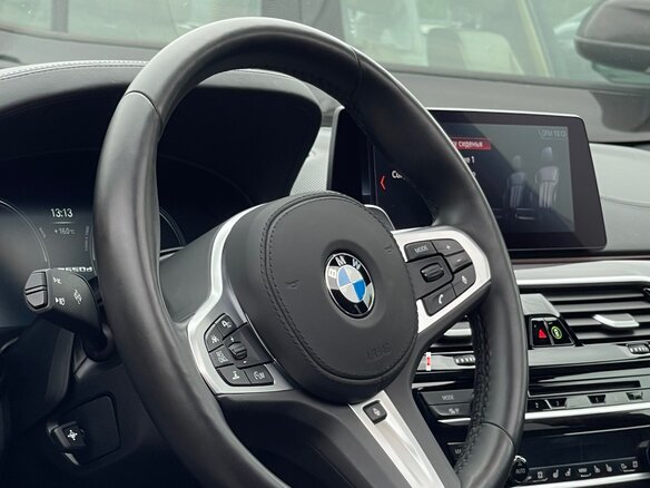 2019 BMW 5 серии M550d xDrive VII (G30/G31/G38), белый, 7000000 рублей - вид 9