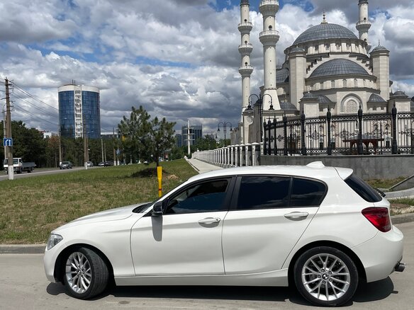 2012 BMW 1 серии 118i II (F20/F21), белый, 1200000 рублей - вид 2