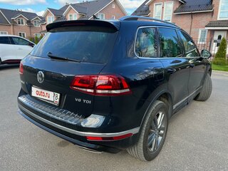 2017 Volkswagen Touareg II Рестайлинг, синий, 2799000 рублей, вид 4
