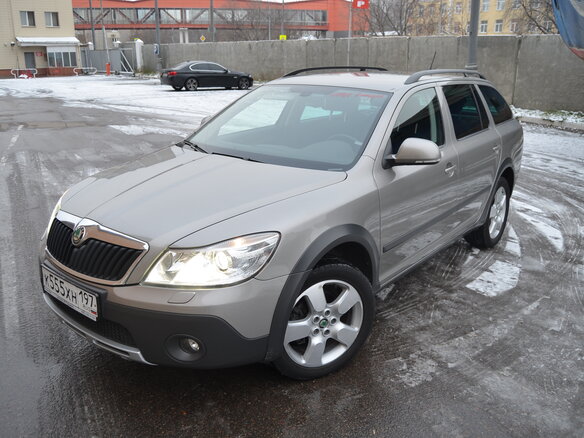 2012 Skoda Octavia Scout II (A5) Рестайлинг, коричневый