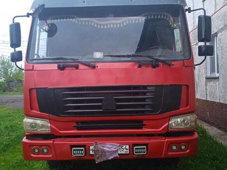 2008 Sinotruk Howo A5, пурпурный, 2000000 рублей, вид 1