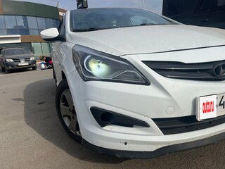 2015 Hyundai Solaris I Рестайлинг, белый, 440000 рублей, вид 3