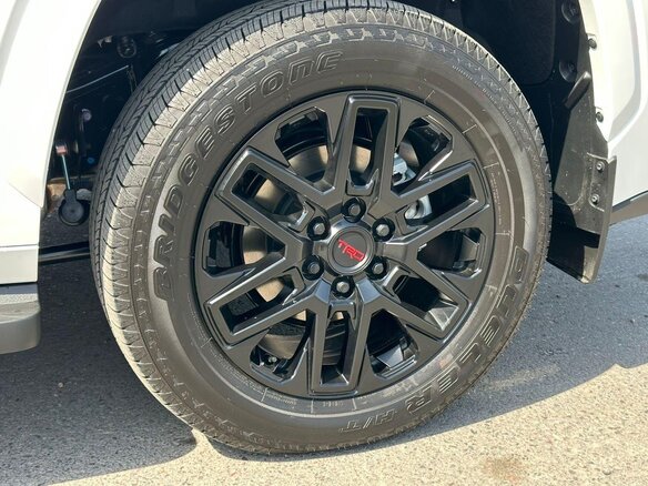 2023 Toyota Sequoia III, белый, 12000000 рублей - вид 9