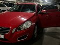 2011 Volvo S60 II, красный, 930000 рублей