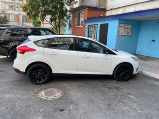 2017 Ford Focus III Рестайлинг, белый, 1100000 рублей, вид 2