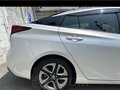 2020 Toyota Prius IV Рестайлинг (XW50), серый, 2200000 рублей - вид 2