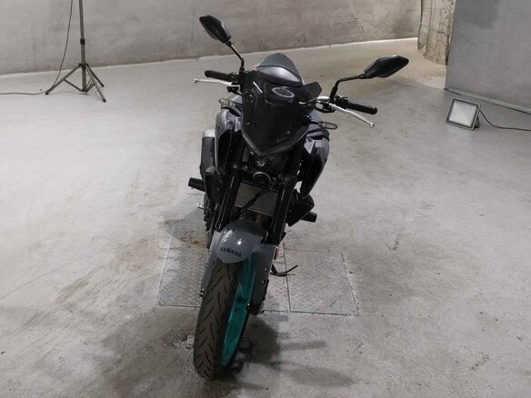 2023 Yamaha MT-03, серый - вид 2