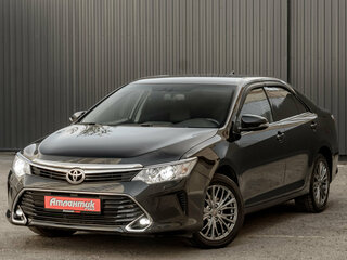 2017 Toyota Camry VII (XV50) Рестайлинг, серый, 2385000 рублей, вид 1