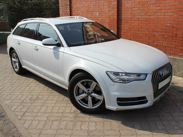 2016 Audi A6 allroad III (C7) Рестайлинг, белый - вид 2
