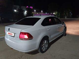 2014 Volkswagen Polo V, белый, 800000 рублей, вид 3