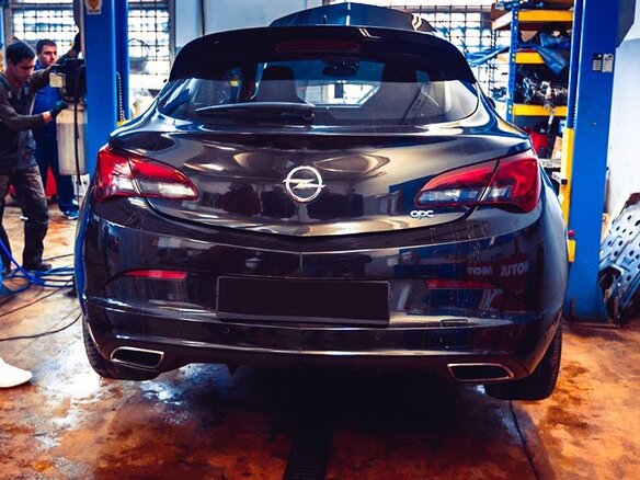 2012 Opel Astra OPC J, чёрный - вид 3