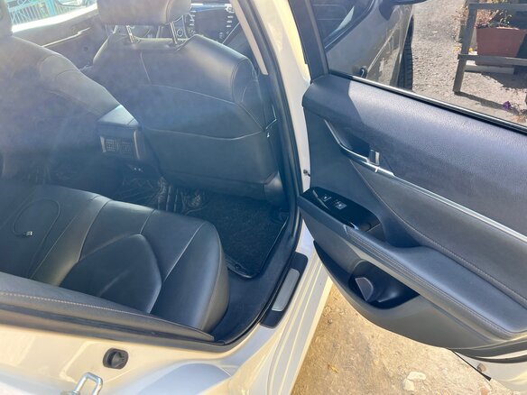 2020 Toyota Camry VIII (XV70), белый, 3000000 рублей - вид 15