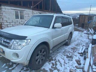 2011 Mitsubishi Pajero IV Рестайлинг 1, белый, 2500000 рублей, вид 1
