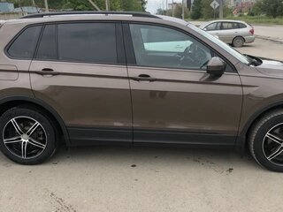 2020 Volkswagen Tiguan II, коричневый, 2350000 рублей, вид 2