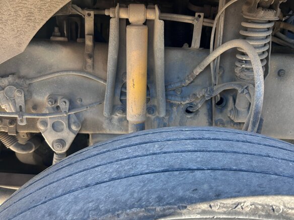 2007 Volvo FM, красный, 2500000 рублей - вид 12