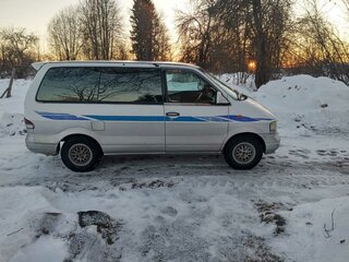 1995 Nissan Largo III (W30), белый, 490000 рублей, вид 1