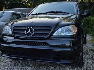 1999 Mercedes-Benz M-Класс 320 I (W163), чёрный, 1265000 рублей, вид 1