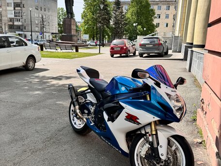 2011 Suzuki GSX-R 750, синий, 700000 рублей, вид 2