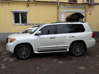 2014 Toyota Land Cruiser 200 Series Рестайлинг 1, белый, 4200000 рублей, вид 1
