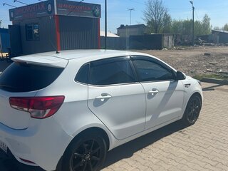 2016 Kia Rio III Рестайлинг, белый, 1150000 рублей, вид 3