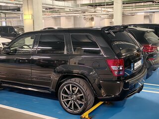 2006 Jeep Grand Cherokee SRT8 III (WK), чёрный, 3700000 рублей, вид 4