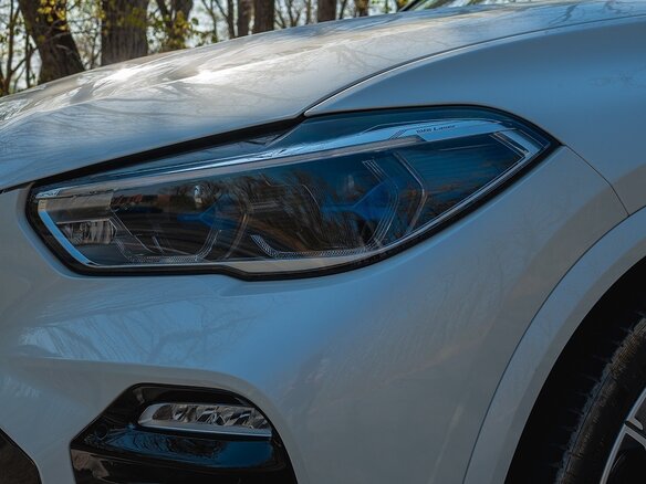 2018 BMW X5 30d IV (G05/G18), белый, 7100000 рублей - вид 17