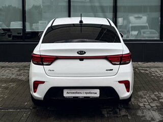 2018 Kia Rio IV, белый, 1453000 рублей, вид 4