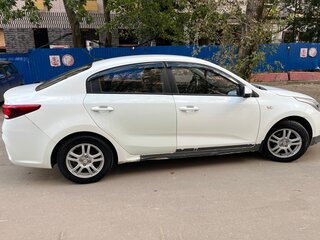 2020 Kia Rio IV, белый, 1000000 рублей, вид 5