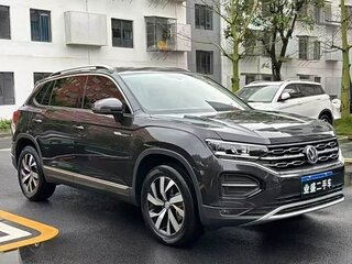2022 Volkswagen Tayron I, чёрный, 2350000 рублей, вид 3